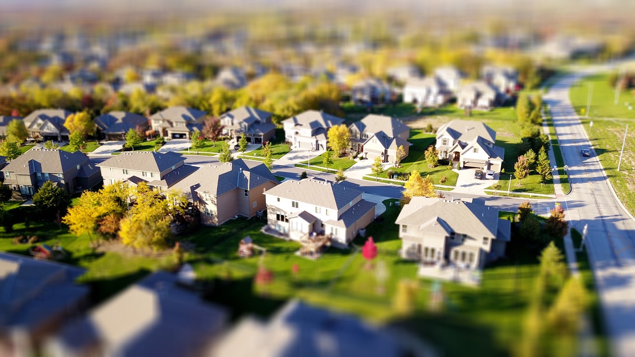 探析当下房地产市场情况：趋势、挑战与前景展望